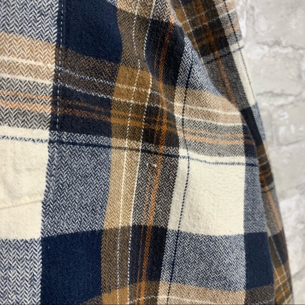 MEN'S RED HEAD FLANNEL BUTTON DOWN SHIRT. SIZE 3XL. BLUE AND TAN. 100% COTTON. - Picture 6 of 9
